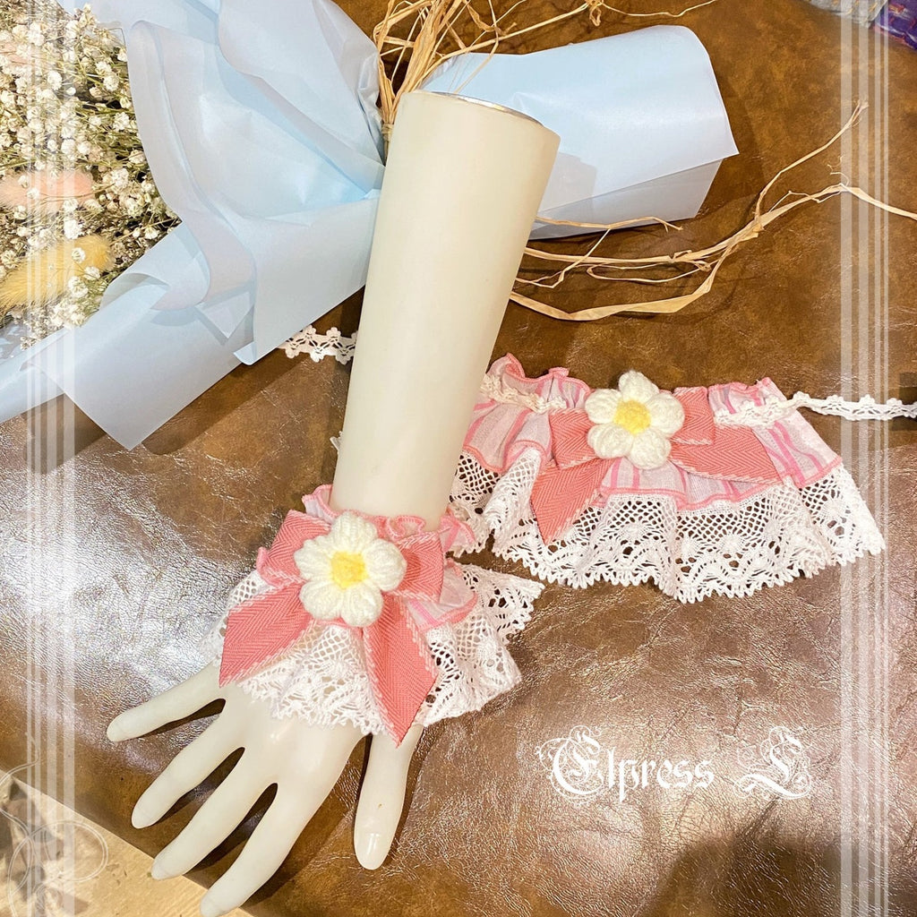 [Simultaneous purchase only] Frill and ribbon strawberry princess brooch, bonnet, choker, etc.