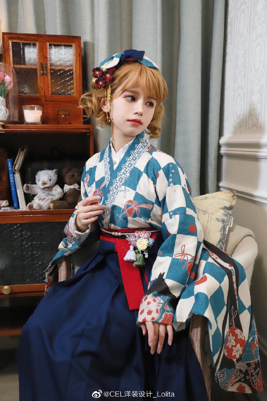 Camellia flower embroidery and butterfly hakama skirt