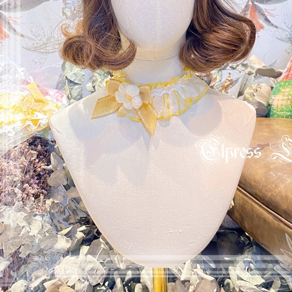 [Simultaneous purchase only] Frill and ribbon strawberry princess brooch, bonnet, choker, etc.