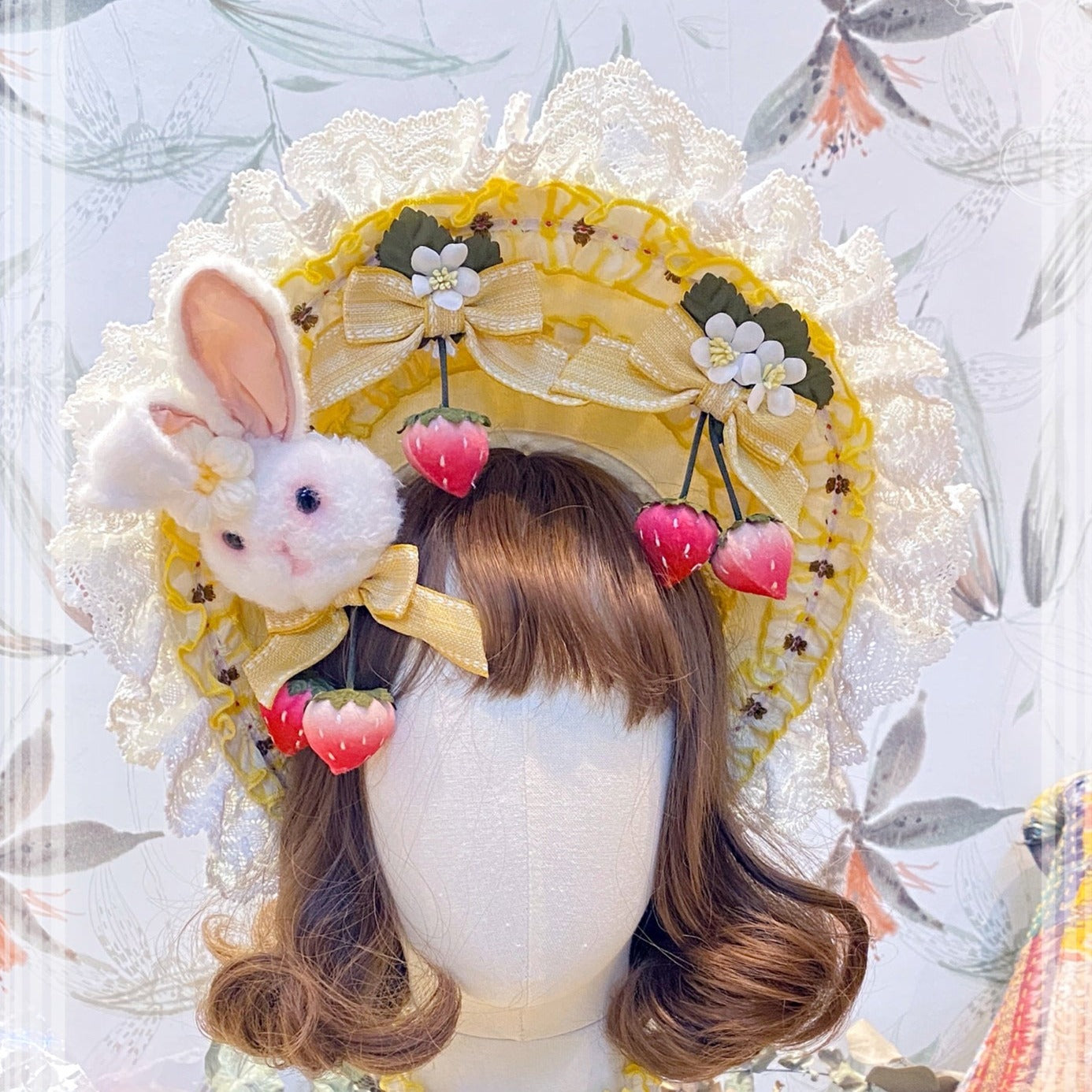 [Simultaneous purchase only] Frill and ribbon strawberry princess brooch, bonnet, choker, etc.